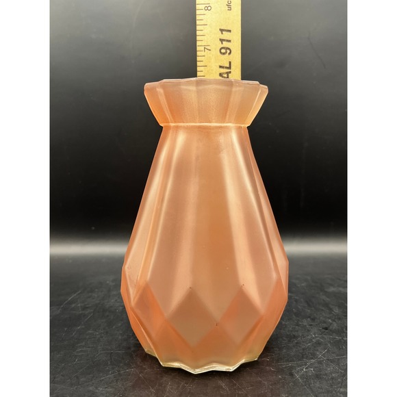 Vtg Frosted Pink Peach Diamond Cut Glass Vase Art Deco Style 6" Teardrop Shape - Picture 5 of 6